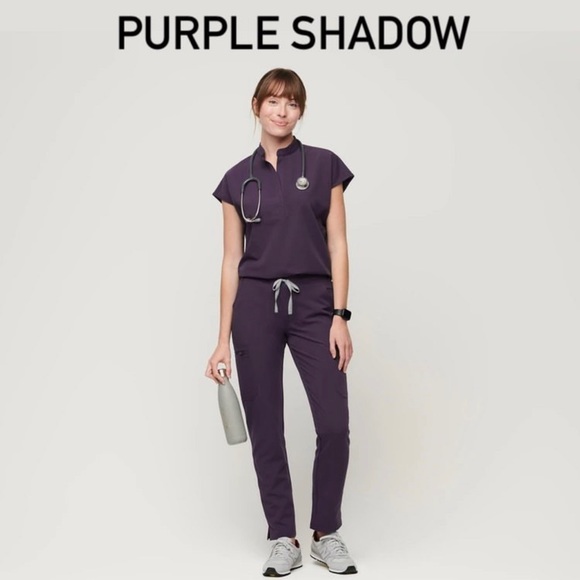 Figs Men’s leon scrub top in purple shadow - Picture 6 of 6